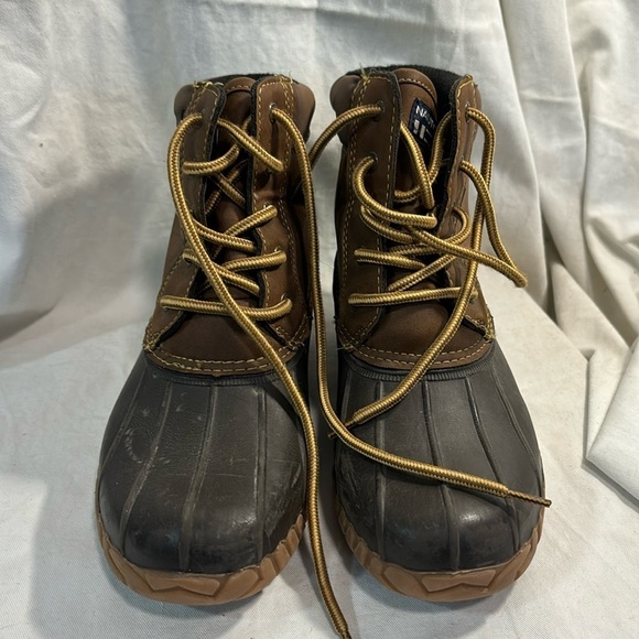 Nautica Kids Ankle Winter Duck Boots Brown Camel Color Size 3Y - Picture 2 of 12